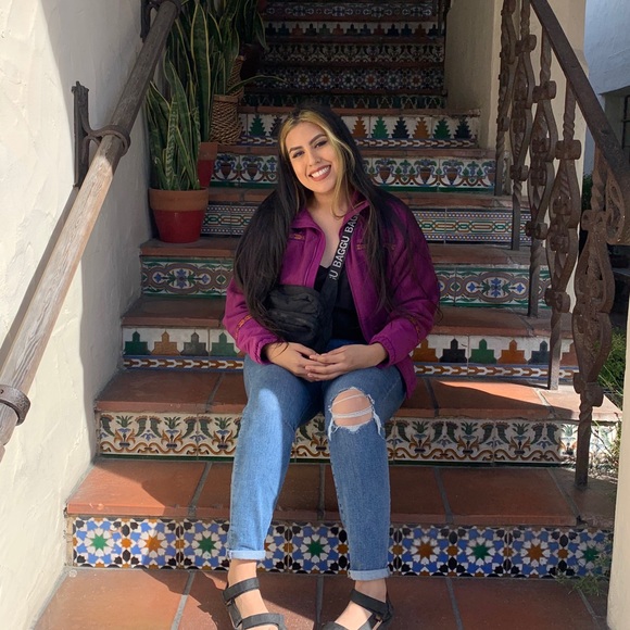 Meet your Posher, Julianna - Picture 1 of 1